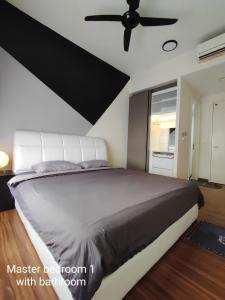 10 Pax Family Suite Old Klang Road Near Mid Valley Megamall Kuala Lumpur Spacious 121sqm City View