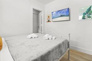 Palm Wave Says - Designers Stay - No Extra Fees