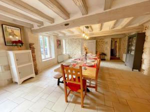 Gîte de charme avec piscine chauffée, salle de jeux, et salle de fitness proche du lac de Rillé - FR-1-381-563