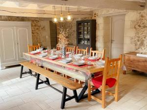 Gîte de charme avec piscine chauffée, salle de jeux, et salle de fitness proche du lac de Rillé - FR-1-381-563