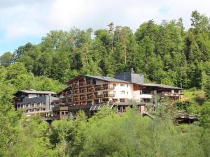 4 star Хотел Ringhotel M&ouml;nch`s Waldhotel Unterreichenbach Германия