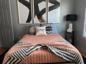 Entire Home Downtown ATL! Walk to GWCC and more!