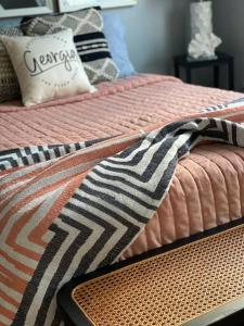 Entire Home Downtown ATL! Walk to GWCC and more!