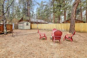 Timber Pines Chalet~ Hot Tub~ Walk to LakeMarina~