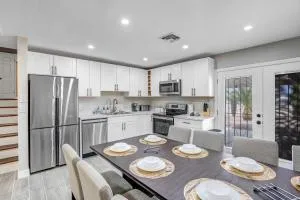 Family Reunion, Remodeled, King Beds, X-box, Desks - VGT