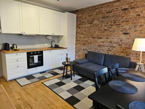 URBAN APARTMENTS PREMIUM No 2, FREE private parking, Self CHECK-IN