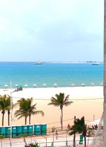 DN Apartamento VISTA MAR ,a 50 metros do aterro Praia Iracema