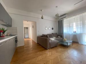2 bedroom apartment with terrace in City Center