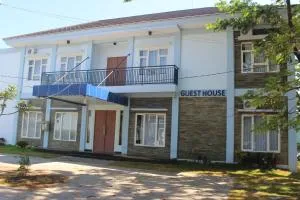 Lutjanus Guest House - Banyuanget