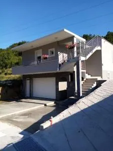 Vacation Home in Nature near Omiš - Zvečanje