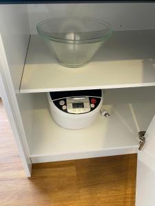 Browns Bay Spacious Retreat- near Beach & Shopping