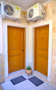 Houmis Apts & Studios