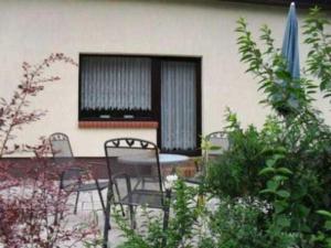 Doppelhaushälfte in idyllischer Lage, separater Eingang