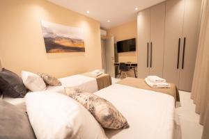 Naturalia Grey Luxury Villa - Private Pool - Sleeps 8