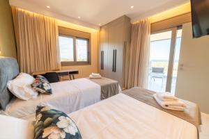 Naturalia Grey Luxury Villa - Private Pool - Sleeps 8