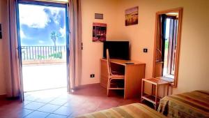 Villaggio Porto Rhoca