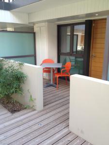 Appart'hotels Adonis Aix en Provence : Chambre Lits Jumeaux avec Patio et Terrasse