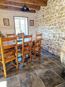 Maisons de vacances Gite d-Oustrac, vue imprenable sur Lac de Maury : photos des chambres