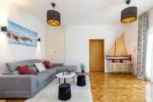 Pool House Tea Krk Island - Happy Rentals 