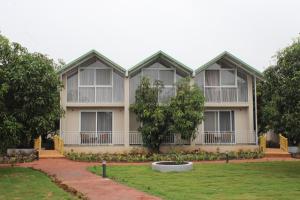 Mango Leaf Lake Resort