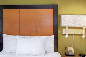 King Room room in La Quinta Inn by Wyndham Orlando Airport West