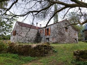 CASA RURAL DE 300 AÑOS CON SILENCIO y TRANQUILIDAD