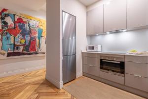 Elegant 2-Bed Apartment in Salamanca Madrid