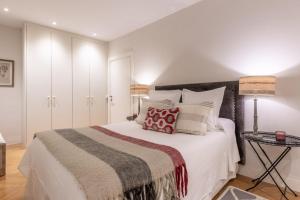 Charming 4-Person Apartment in Exclusive Barrio Salamanca Castello II