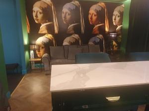 City Center Apartment near public swimming pool