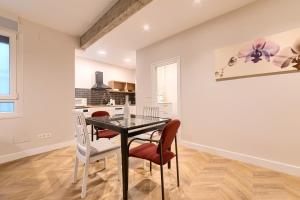 Euskalduna, Vivienda Turística Moderna y Renovado