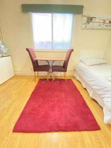 London Single Rooms Female only Kings Cross Eurostar St Pancras International Station Camden Eustonnearby check in from 1230 PM till 3AM