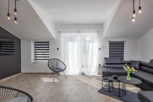 Pool House Beba Tribalj Lake - Happy Rentals 