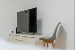 Garden-Eden Apartment