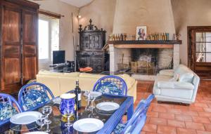 Stunning Home In Fauroux With Wifi