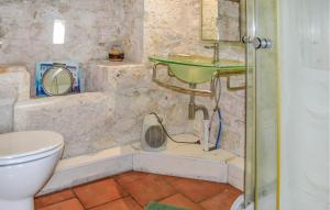 Maisons de vacances Beautiful Home In Fauroux With Outdoor Swimming Pool : photos des chambres