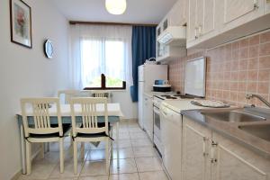 Apartments Andela J