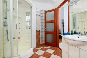 Luxury Central Residence R162