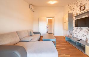 Beautiful Apartment In Novalja With Wi-fi