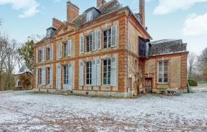 Maisons de vacances 8 Bedroom Beautiful Home In Saint-vigor : photos des chambres
