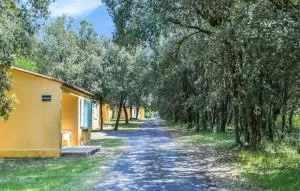 Stunning Home In Saint-Savinien - Annepont