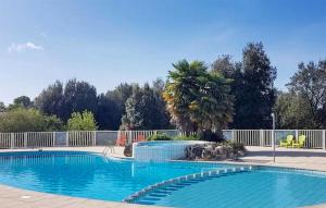 Stunning Home In Saint-Savinien