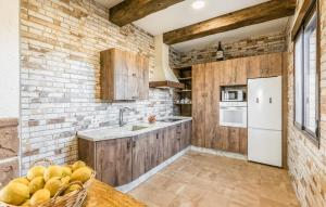 Nice Home In Casariche With Wifi