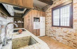 Nice Home In Casariche With Wifi