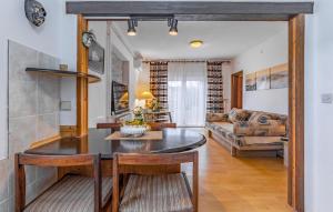 1 Bedroom Amazing Apartment In Medulin
