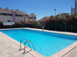 Appartement 2 pièces avec terrasse - FR-1-307-237