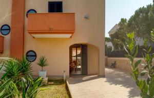 3 Bedroom Beautiful Home In Noto