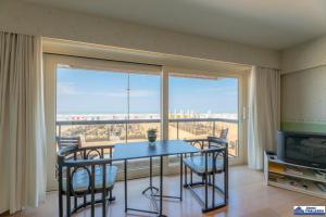 Astoria Palace 0101 - 2 bedrooms 5p - centrally located on the promenade sea view