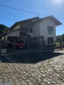 Apartamento no Centro próximo a Mercado, Farmácia e Padaria - Arroio Trinta