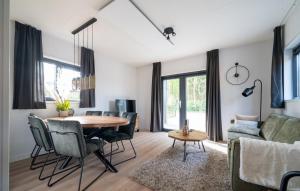 Schitterend gelegen luxe ingericht 6 persoons chalet aan de bossen in Putten 4-15