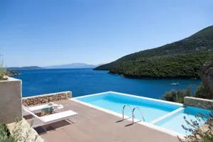 VILLAS MIRO - Luxury Villas with Direct Sea Access for 14 people - Évyiros